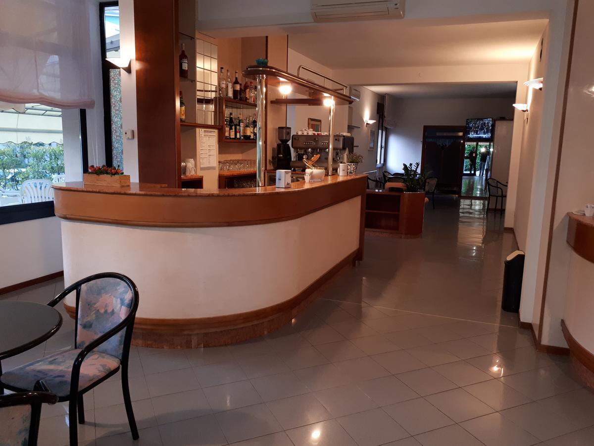 Hotel Ciclamino 리올로테르미 외부 사진